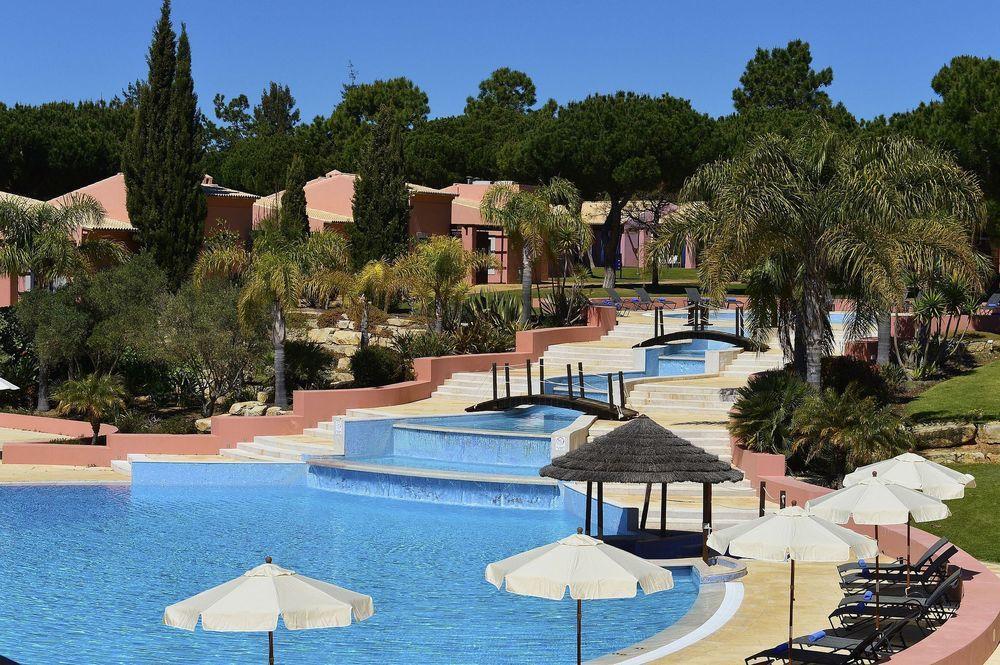 فندق بيستانا فيلا سول غولف آند ريزورت فيلامورا المظهر الخارجي الصورة A swimming pool at a resort in Tunisia