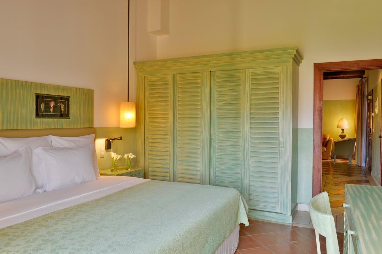 فندق بيستانا فيلا سول غولف آند ريزورت فيلامورا المظهر الخارجي الصورة A bedroom at the hotel