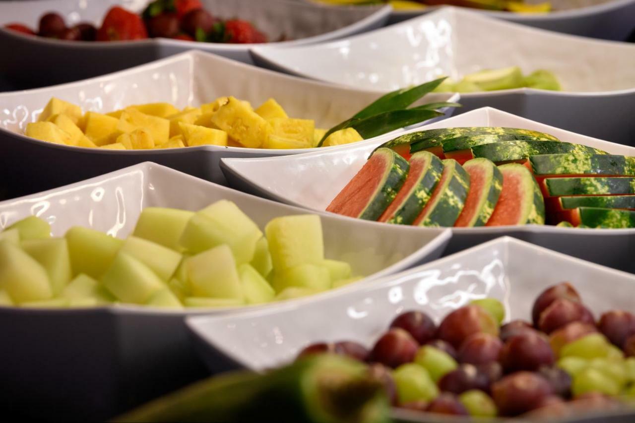 فندق بيستانا فيلا سول غولف آند ريزورت فيلامورا المظهر الخارجي الصورة Fruit salad