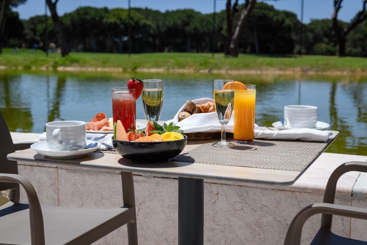 فندق بيستانا فيلا سول غولف آند ريزورت فيلامورا المظهر الخارجي الصورة Breakfast at the Hotel