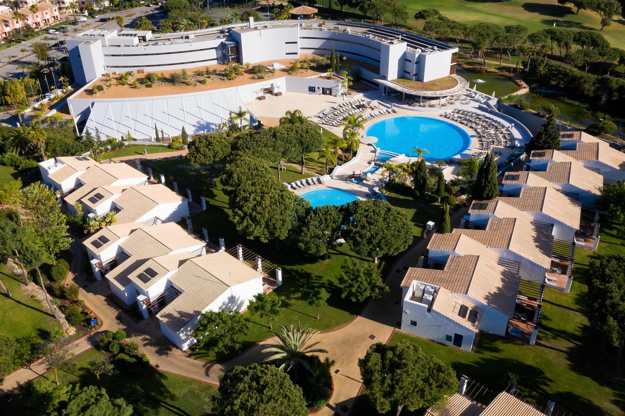 فندق بيستانا فيلا سول غولف آند ريزورت فيلامورا المظهر الخارجي الصورة Aerial view of the resort