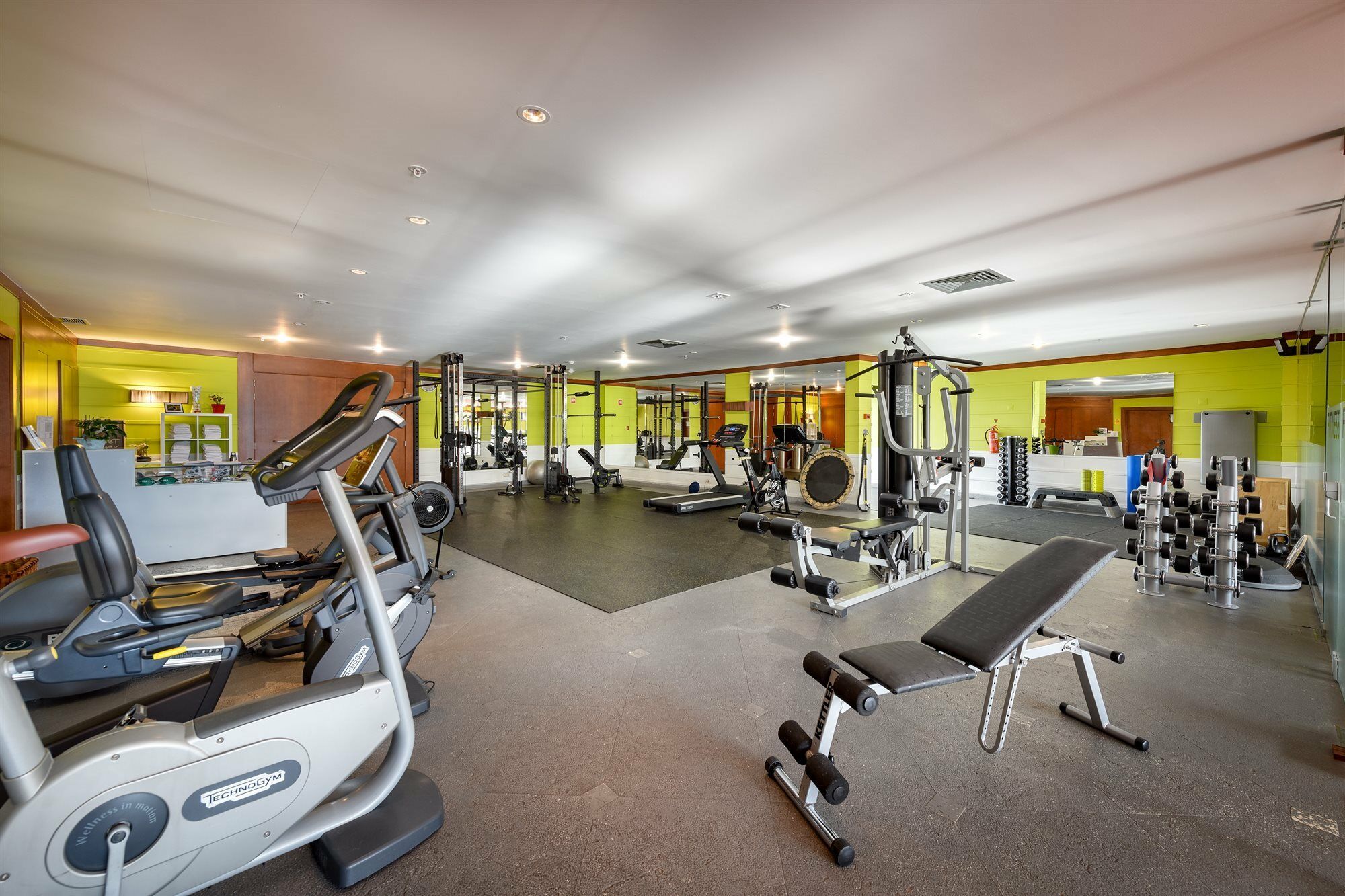 فندق بيستانا فيلا سول غولف آند ريزورت فيلامورا المظهر الخارجي الصورة The gym at the hotel